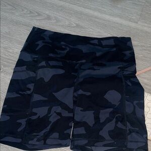 90 Degree By Reflex Dark Camo Bike Shorts